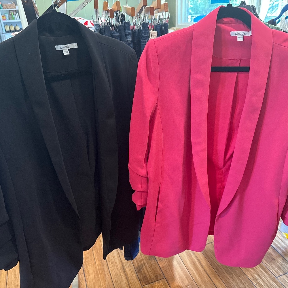 Notched-Lapel Ruched Sleeve Blazer